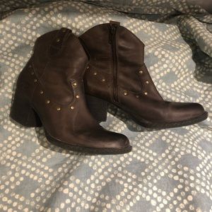 BORN brand boots- free shipping